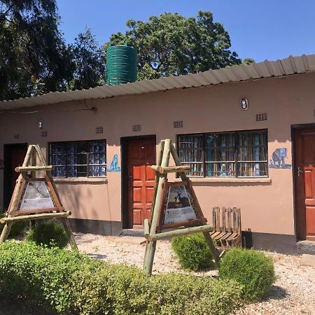 Lusaka Backpackers Hostel Εξωτερικό φωτογραφία
